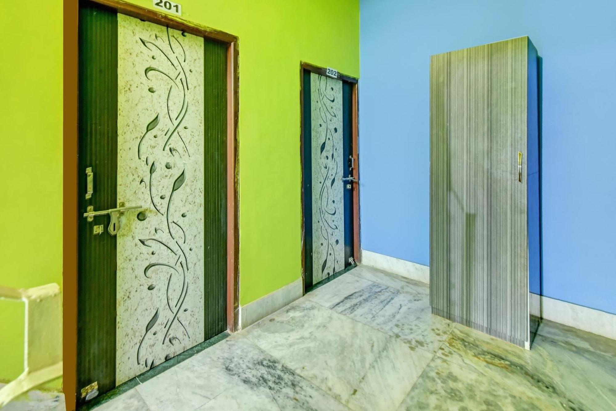 Hotel O Ankit Guest House Калькутта Экстерьер фото